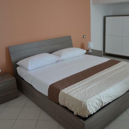 Casa Vacanze Cristoforo Colombo Lejlighed Lido Conchiglia Eksteriør billede
